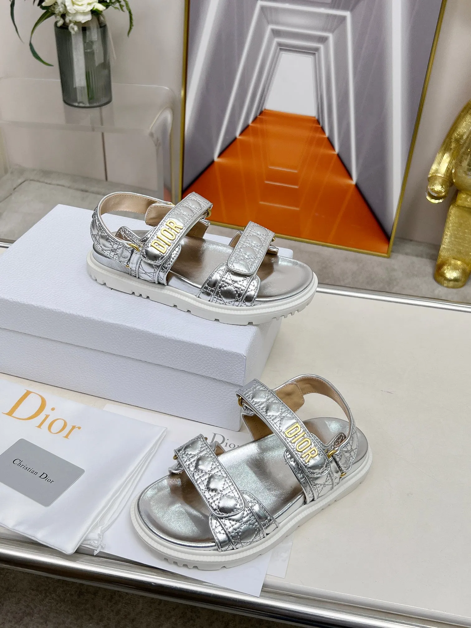 👟👟Ex-factory price 500👟👟Dior👏👏new classic style. 🔥Purchasing-level qualityThe most popular thick-soled sandals in foreign counters. Upper➕Inside: original customized material, original mold opening of sole 1.1 (lightweight, code number 35-40 (41/42 can be customized)